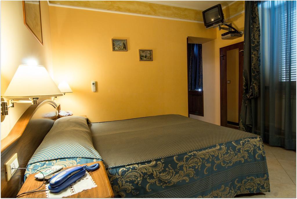 B&B Degli Amici Ciampino Pokoj fotografie