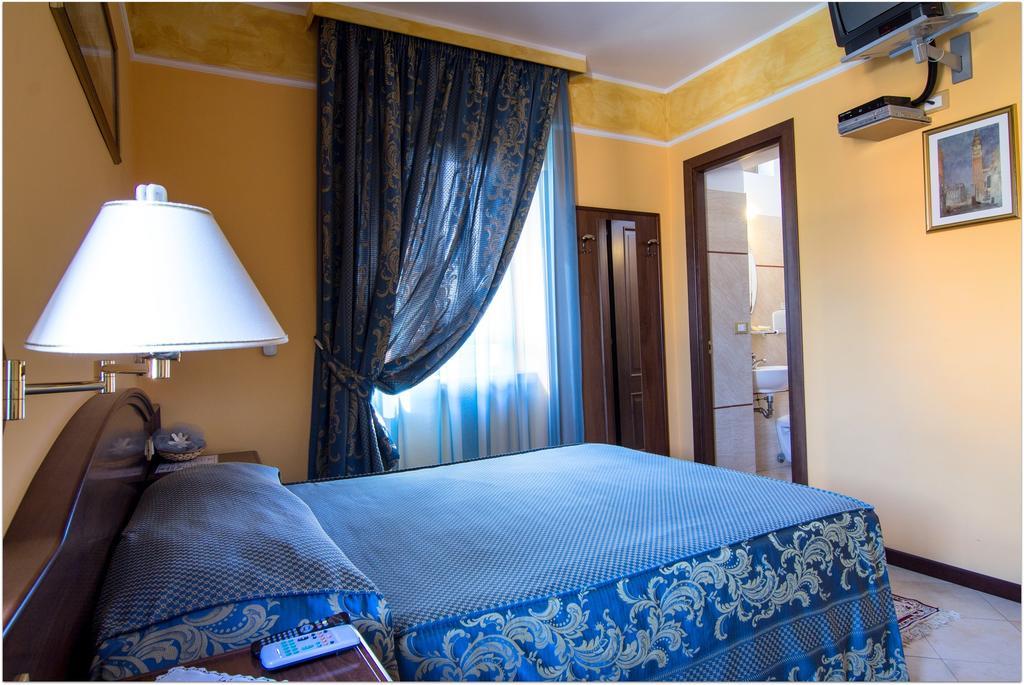 B&B Degli Amici Ciampino Pokoj fotografie